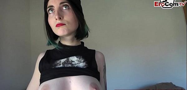  Deutsche punk teen WG Mitbewohnerin zum sex genötigt